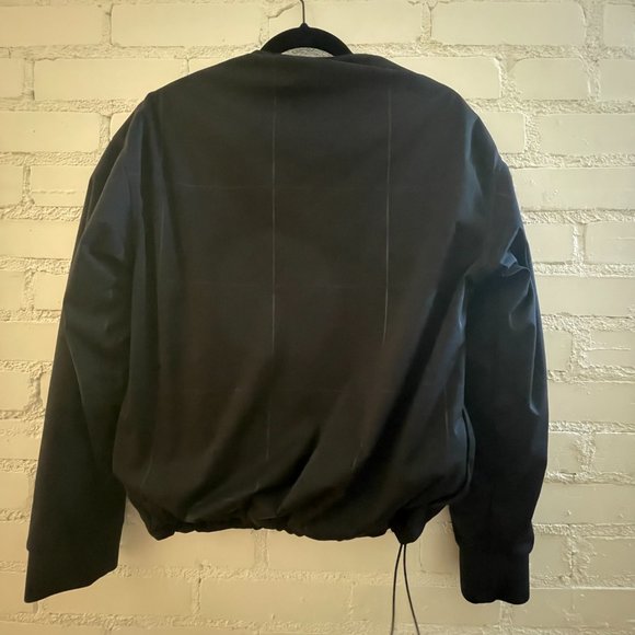 NWOT Women's Nike Storm-Fit Black Long Sleeve Windbreaker Pullover Jacket Medium - Picture 14 of 14